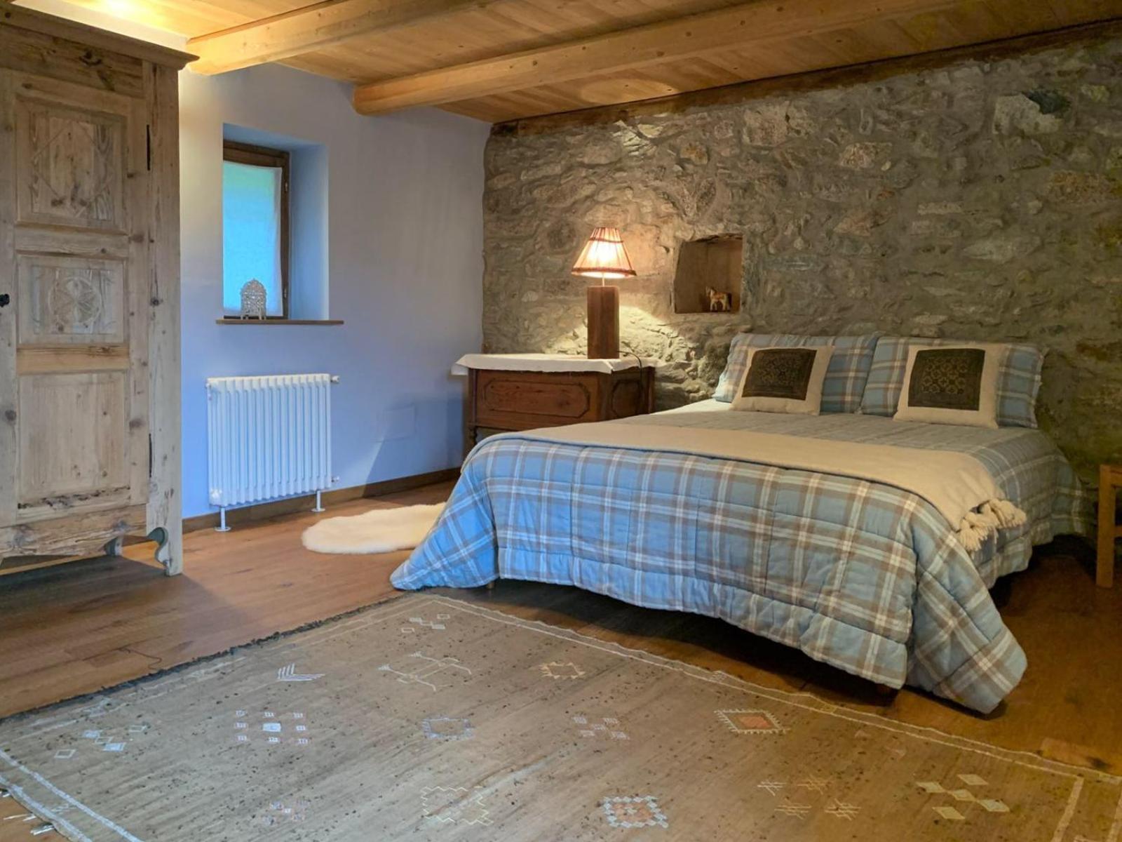 Affittacamere Montagne Verdi Varallo Eksteriør billede